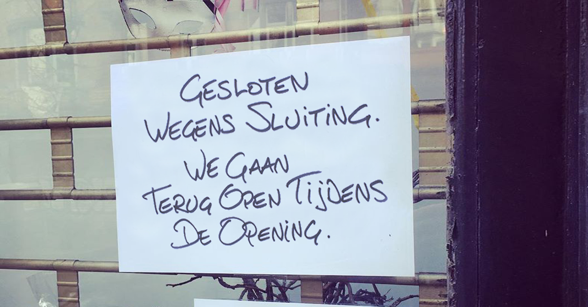 De vitrine, veranderen we het op maandag of dinsdag?